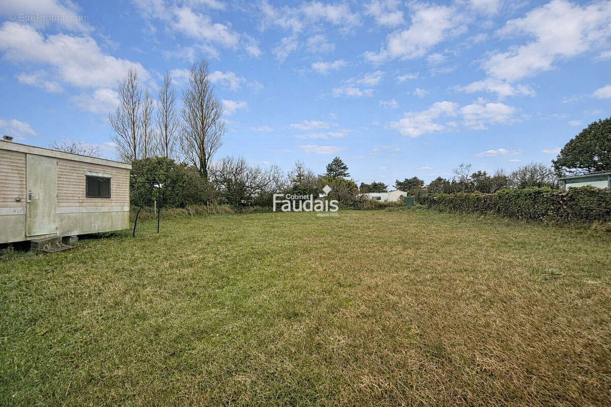 Terrain 1082 m² à Surville  - photo 3