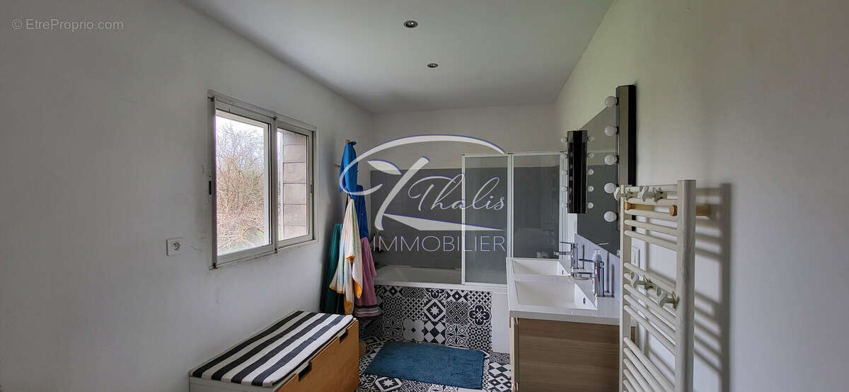 Maison 108 m² à La Lande-De-Fronsac  - photo 6