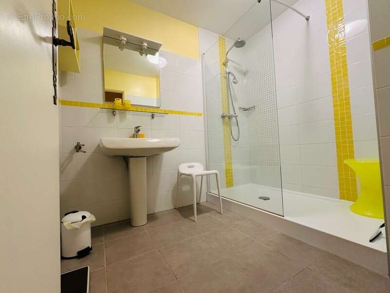 Appartement à GREOUX-LES-BAINS