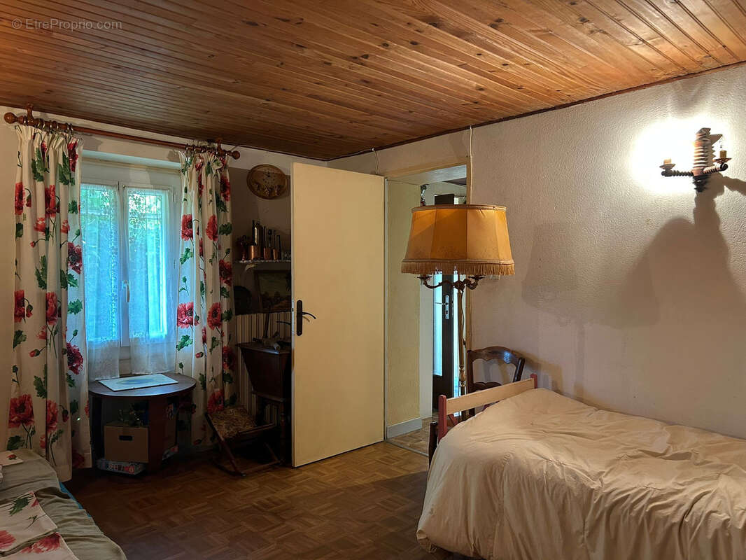 Maison en pierre sur 1615 m2 de terrain - photo 4