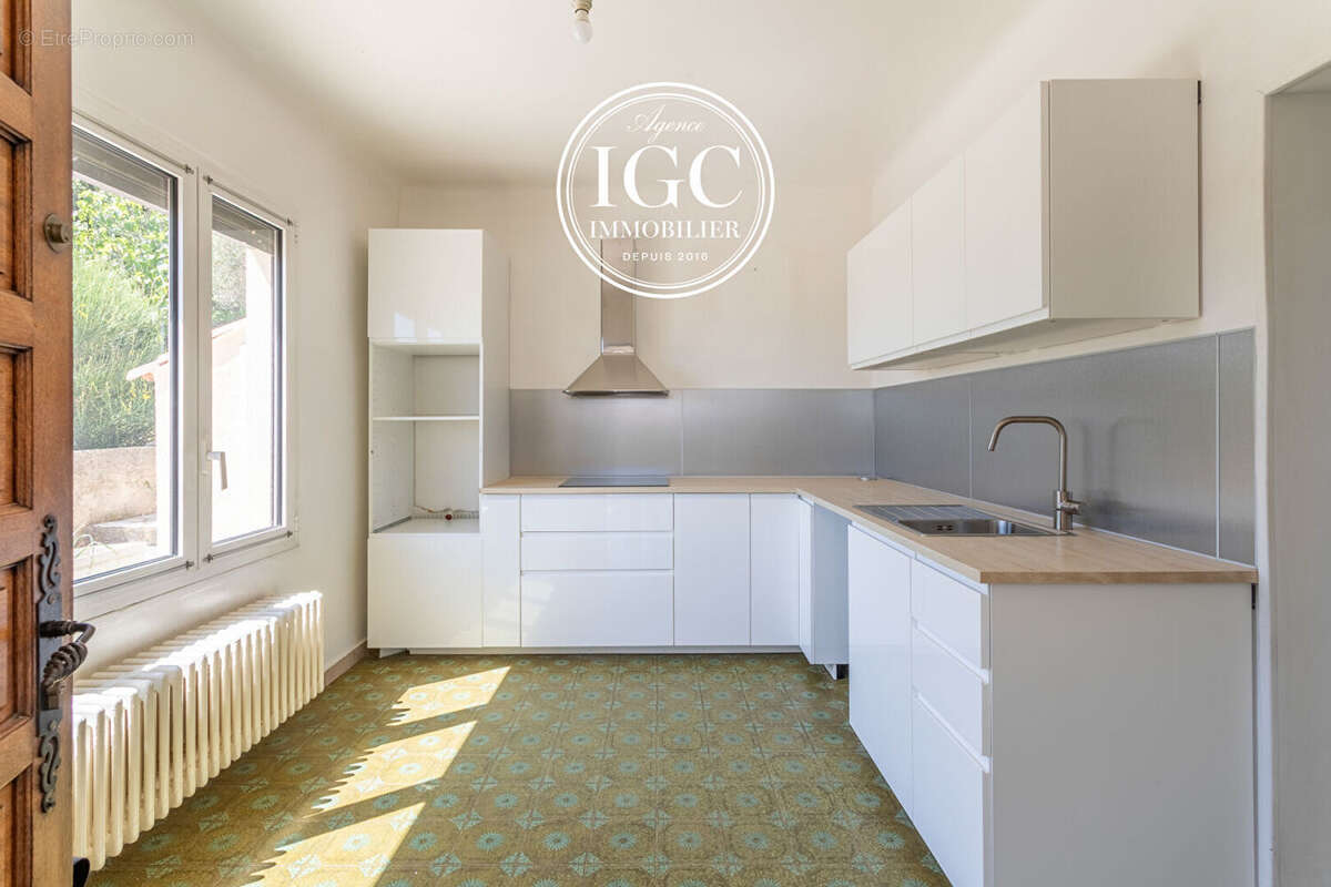 Appartement type 3 / 134 m²  / terrain 460 m² / 2 garages - photo 10