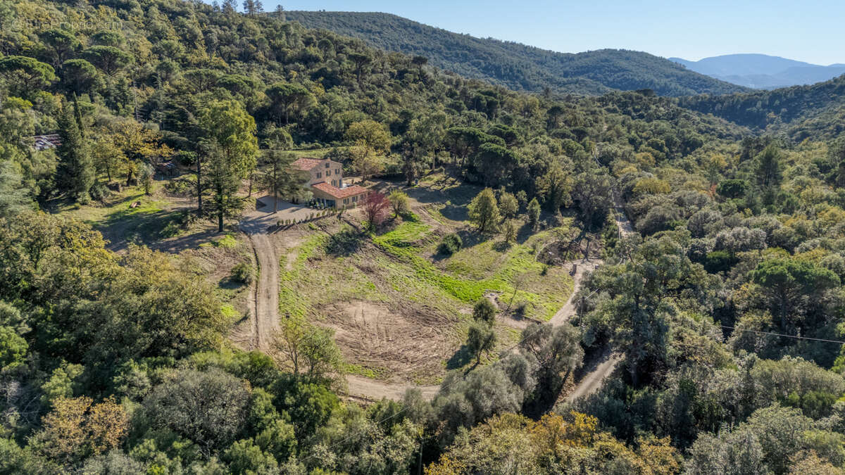 Maison à LA GARDE-FREINET