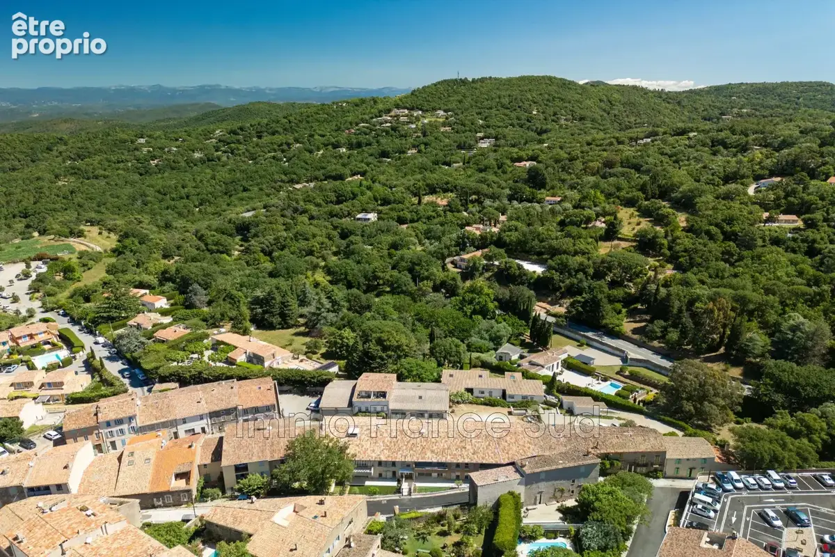 Appartement à LA GARDE-FREINET