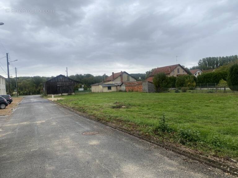 Terrain à JOUY