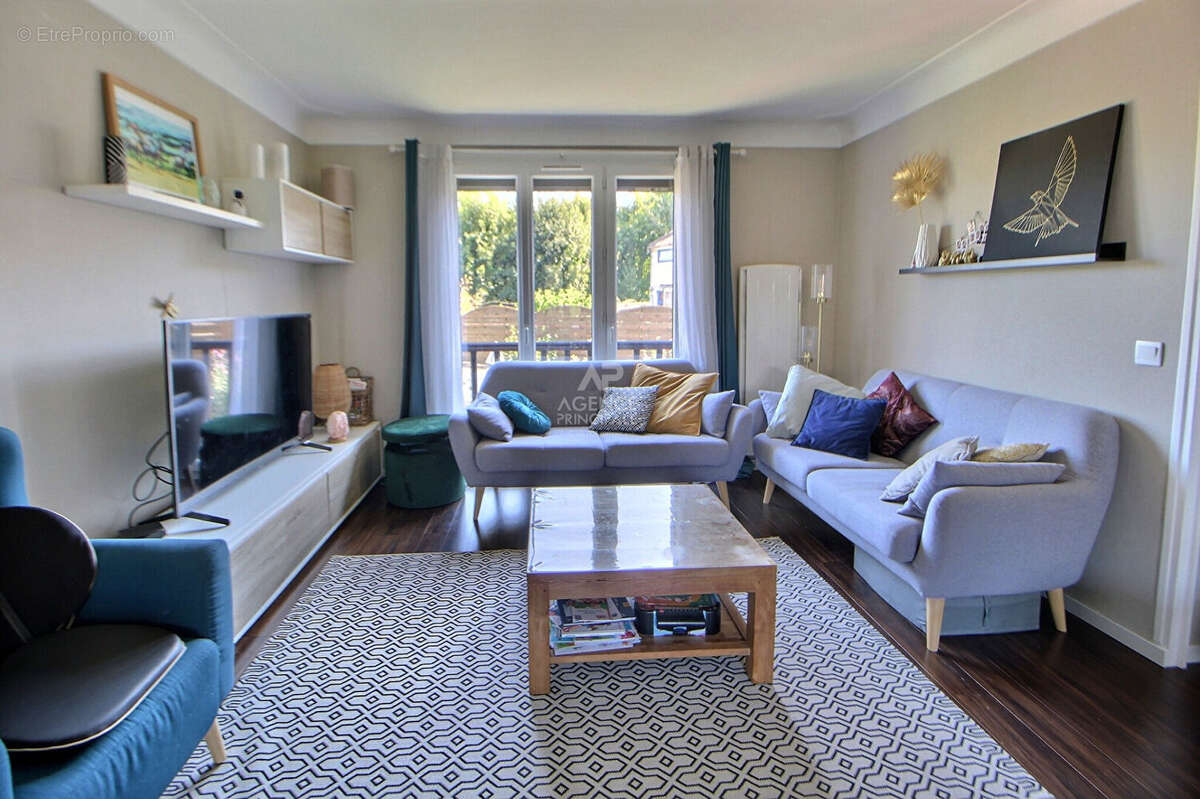 Maison à VERNEUIL-SUR-SEINE