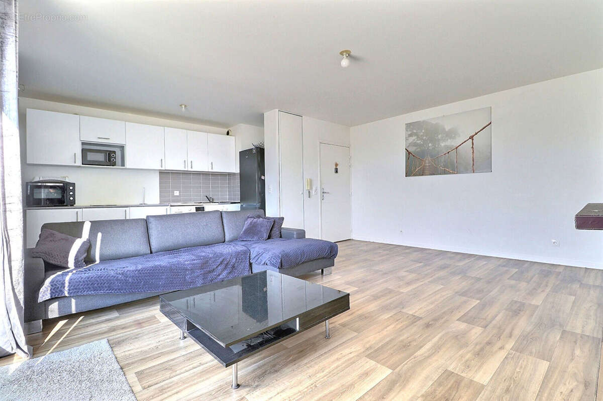 Appartement à AUBERVILLIERS