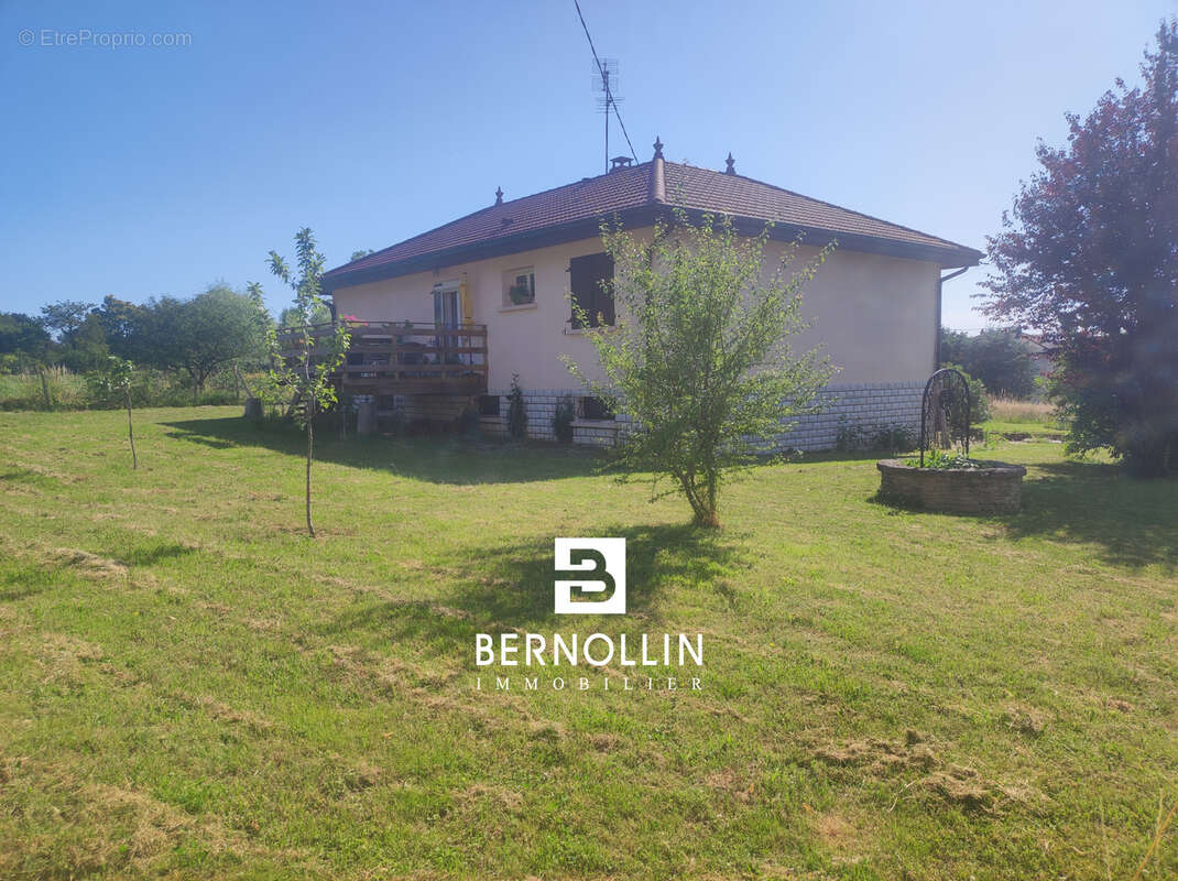 Maison à JASSERON