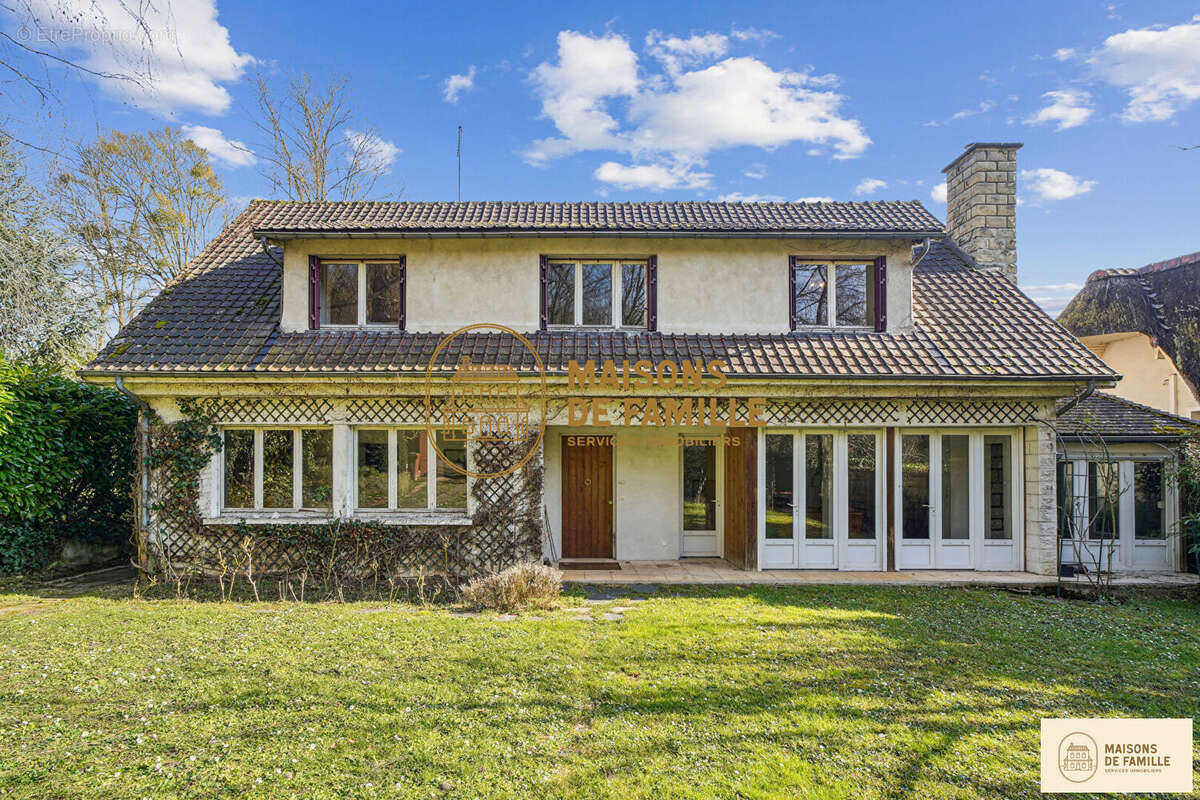 Maison à LA CELLE-SAINT-CLOUD