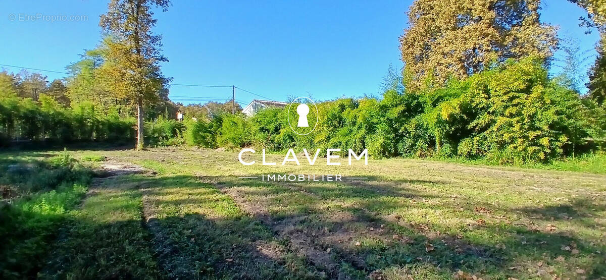 Terrain à SAINT-MARIENS