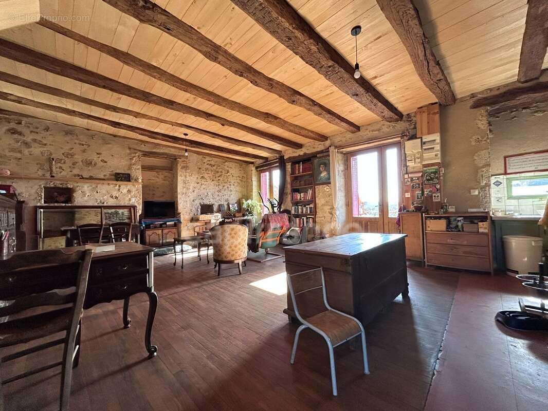 Maison à vendre 3 pièces HAUTEFORT (24) - photo 6