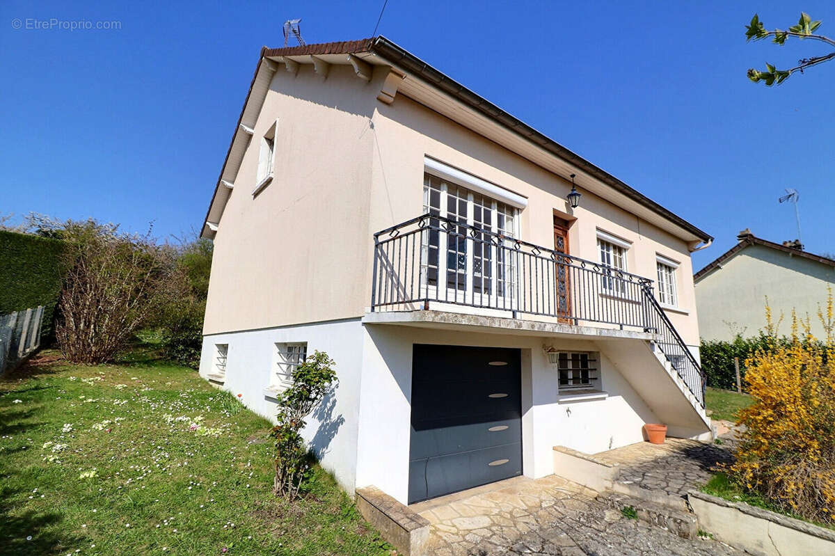 Maison à SAINT-ARNOULT-EN-YVELINES