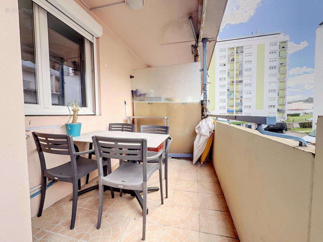 Appartement à CHENOVE