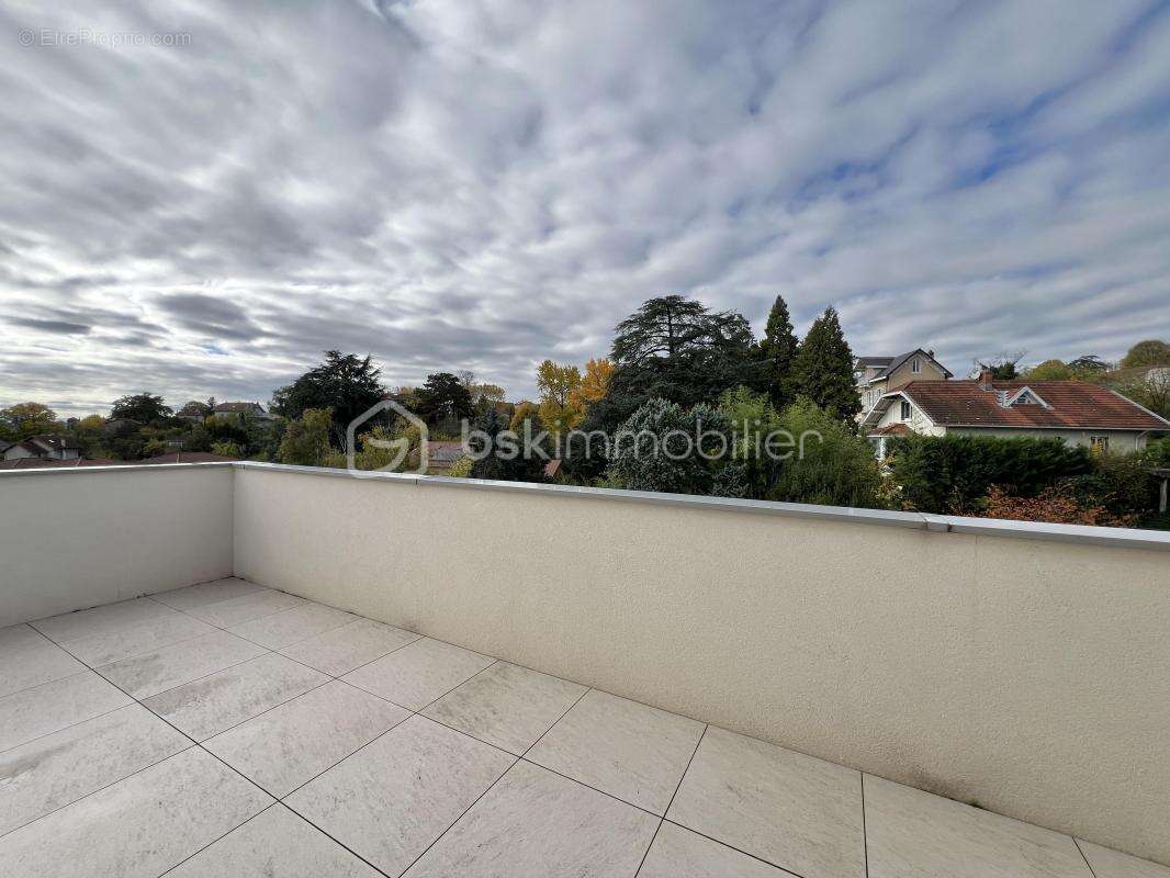 Appartement à RILLIEUX-LA-PAPE