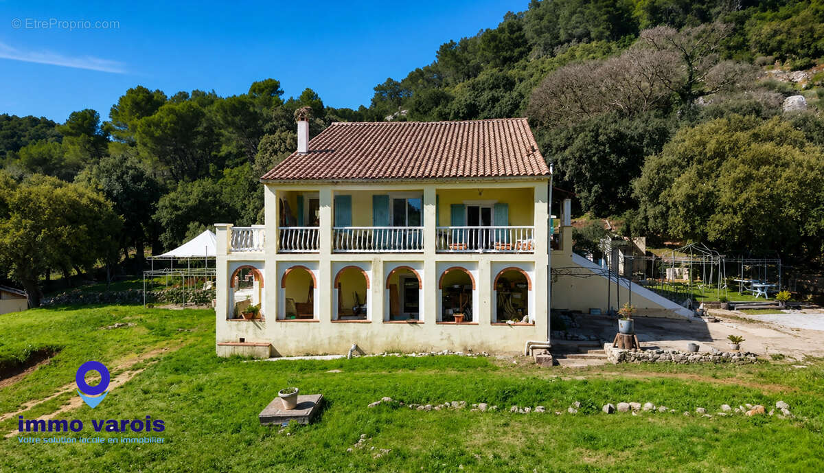 Maison à SIGNES