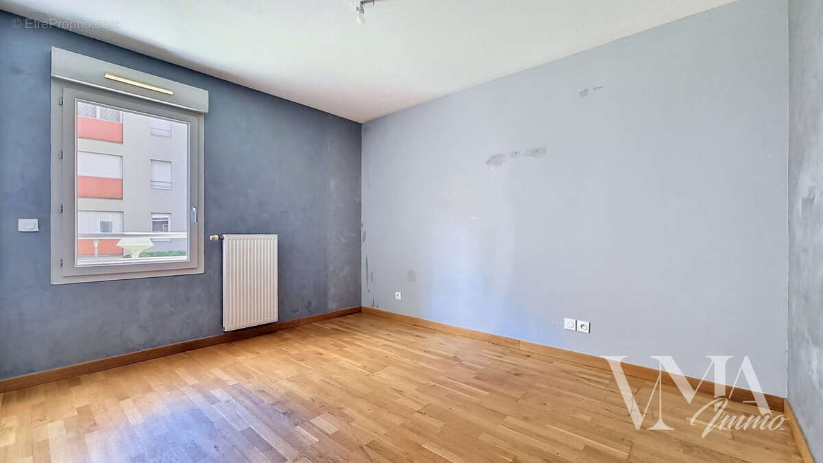Oullins-Pierre-Bénite   T4 de 70,72 m2 avec balcon   Résidence récente - photo 7