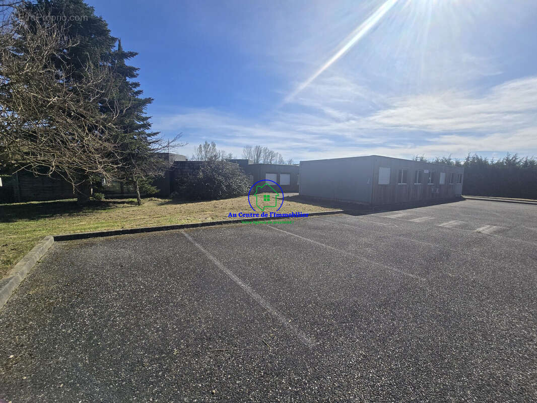 Commerce à PONT-DU-CASSE