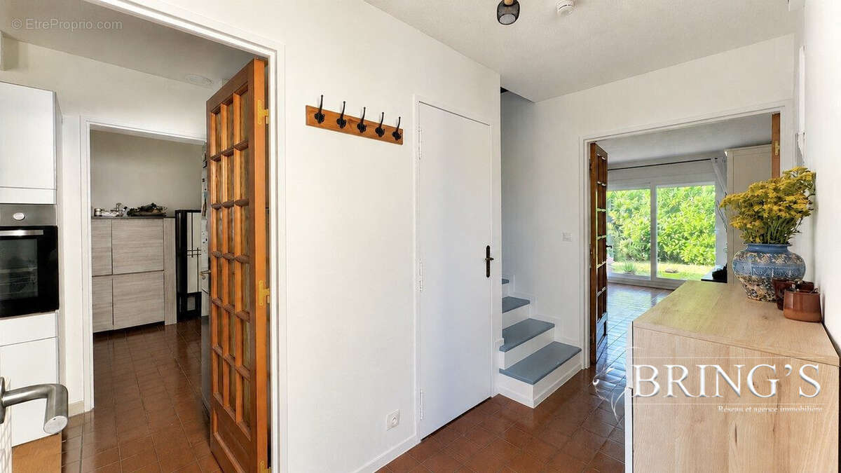 Maison 103 m² à Montigny-Le-Bretonneux  - photo 2