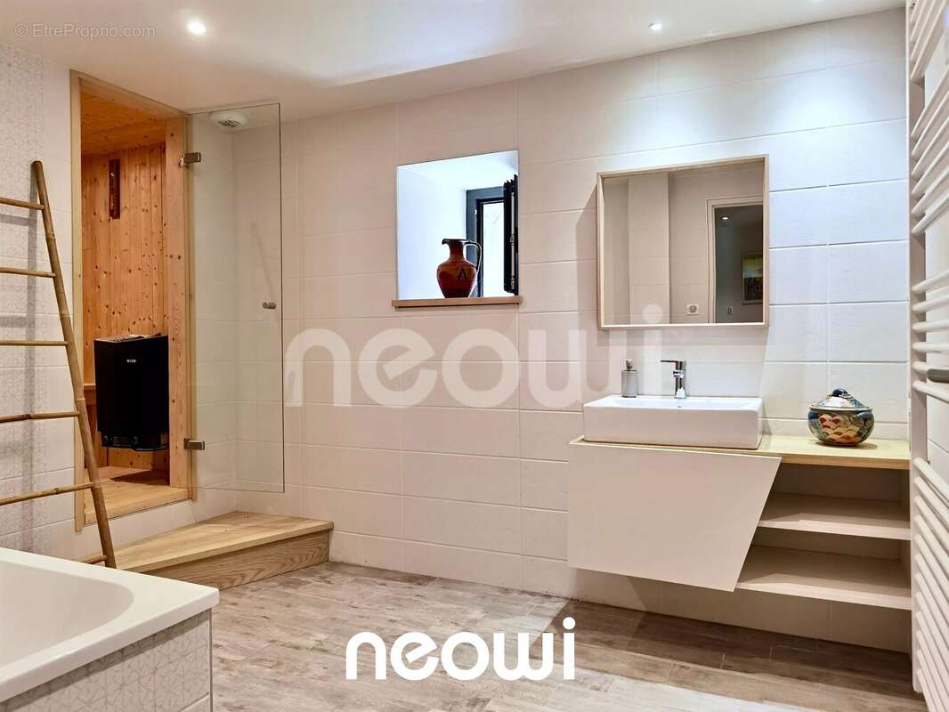 Grange rénovée + maison de bourg de 170 m² à rénover : un projet unique - photo 11