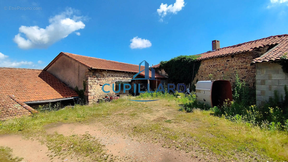 Maison à SAINT-JEAN-SAINT-MAURICE-SUR-LOIRE