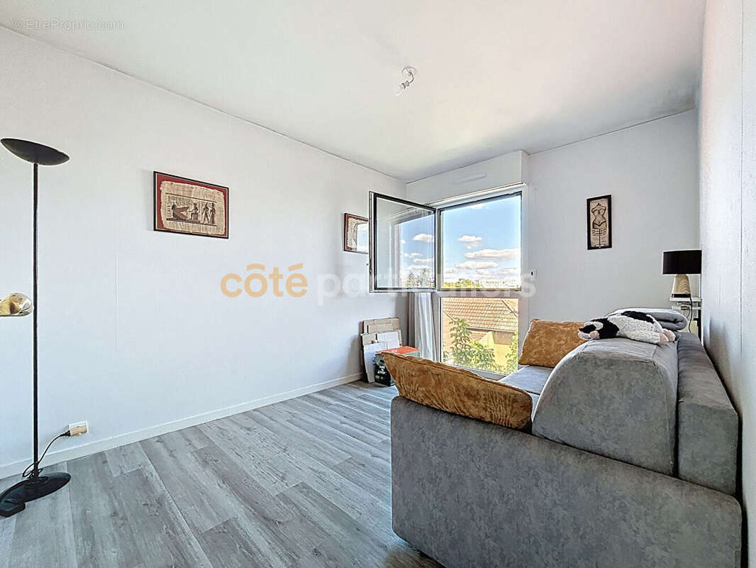 Appartement à SAINT-MAUR-DES-FOSSES