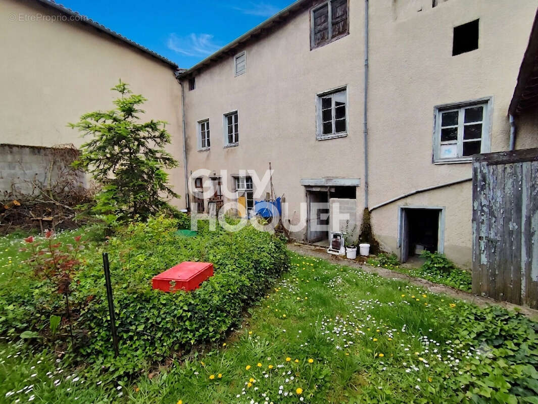 Appartement à SAINT-GERMAIN-LAVAL