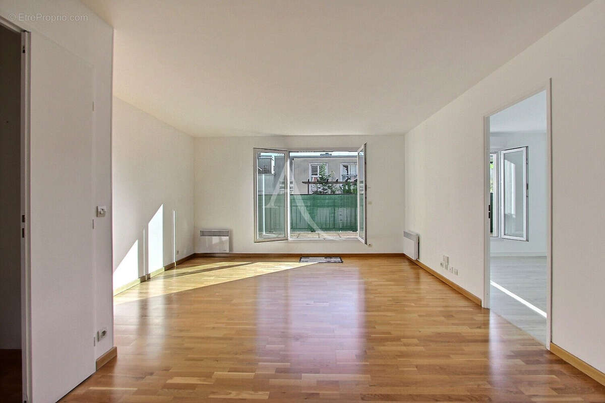 Appartement à VILLENEUVE-LA-GARENNE