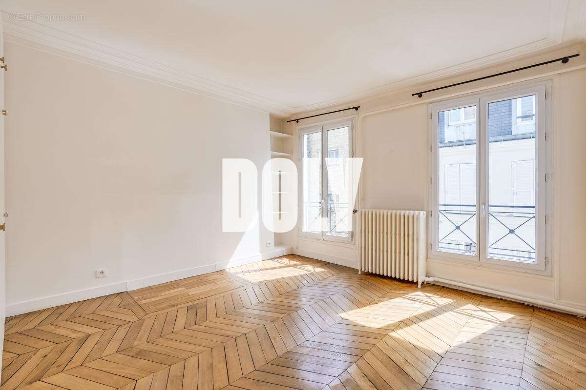 Appartement à PARIS-10E