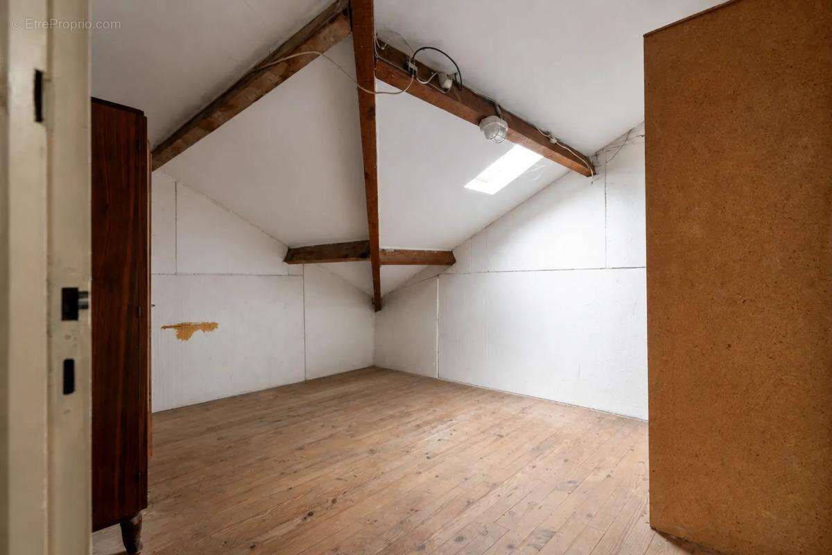Maison de 195m² en vente à Poitiers Dunes/Dolmen - photo 9