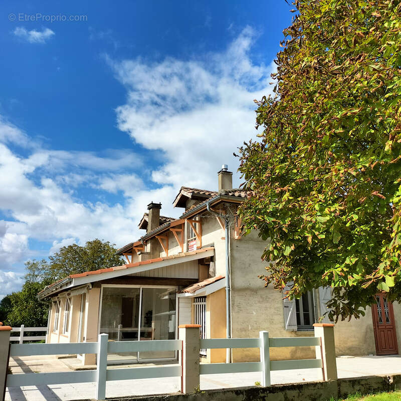 Maison à SARAMON