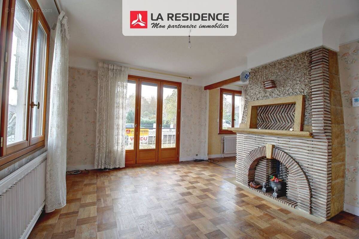 Maison à SAINT-ETIENNE-DU-ROUVRAY