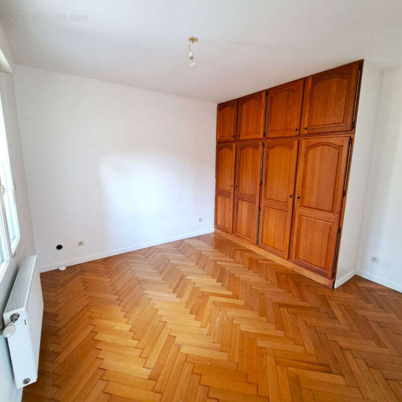 Appartement à SAINT-GENIS-LAVAL