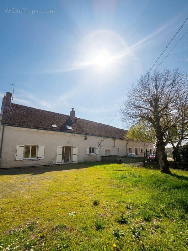 Maison à LUZILLE