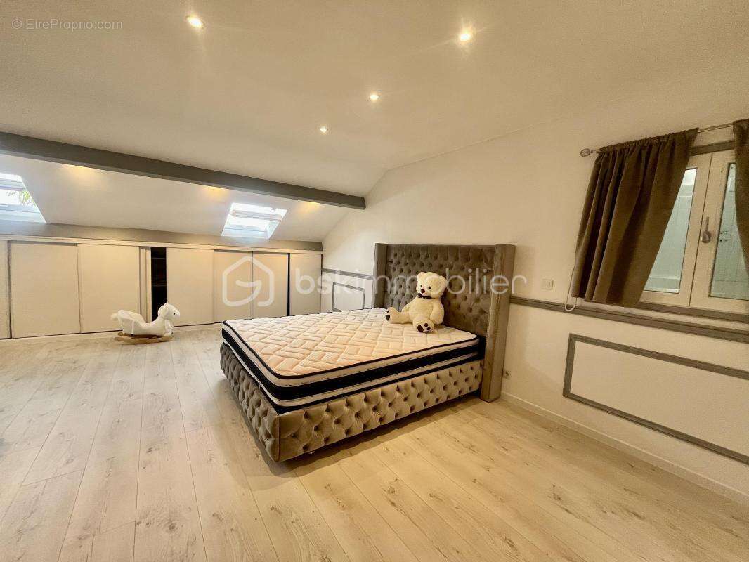 Maison élégante au cœur de la tranquillité et à proximité de toutes commodités - photo 8