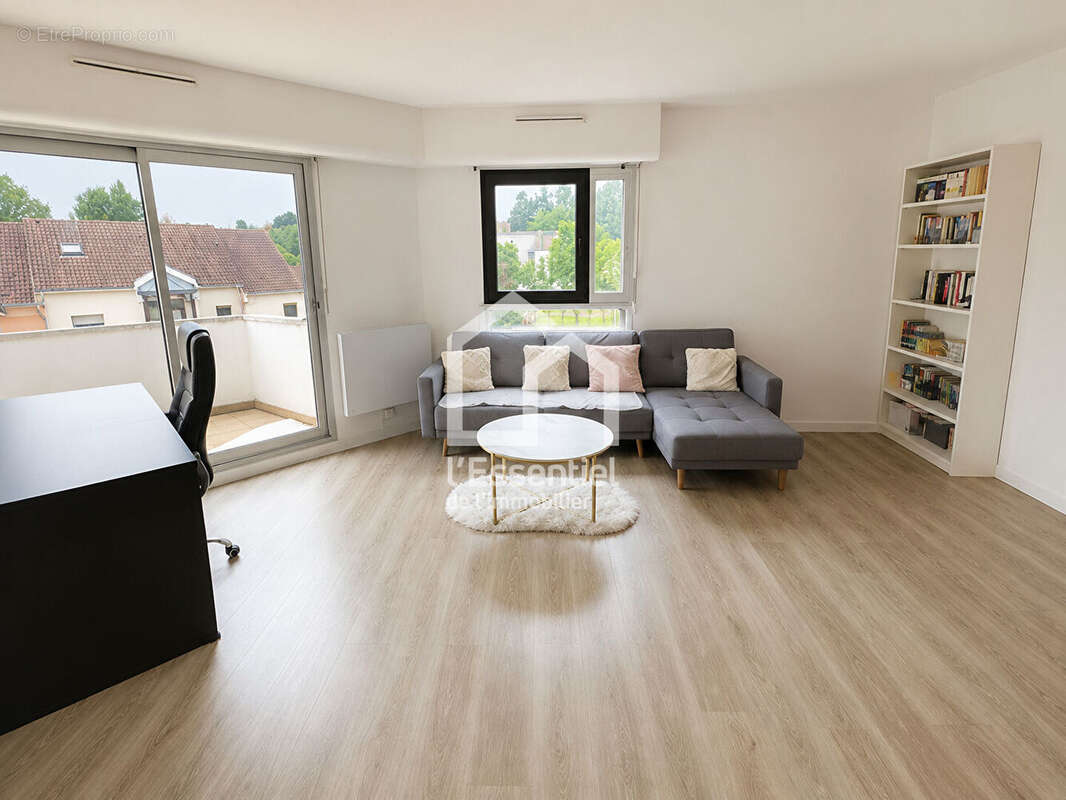 Appartement à VERNEUIL-SUR-SEINE