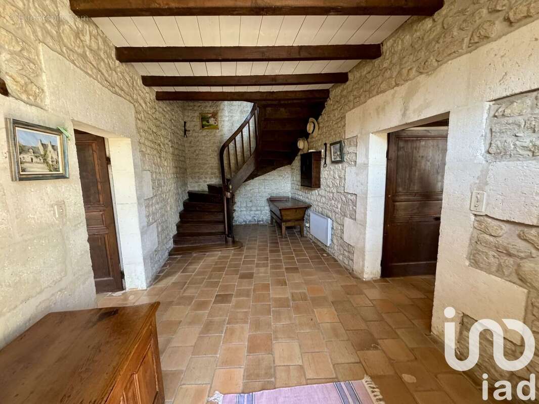 Maison 240 m² à Bignac  - photo 6
