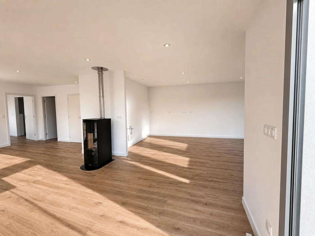 Maison de 5 pièces de 138 m² à Bois-le-Roi - photo 2