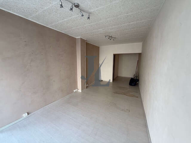 Commerce à PORTES-LES-VALENCE