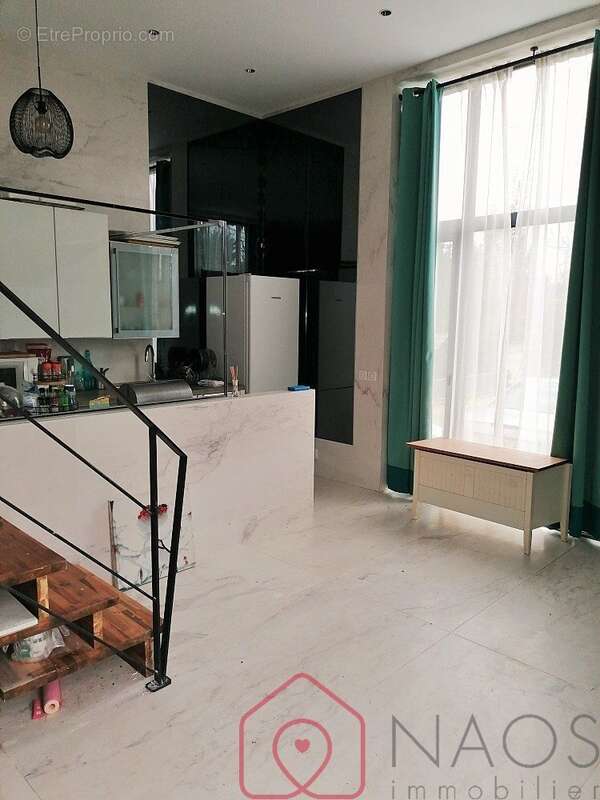 Maison à MANDRES-LES-ROSES