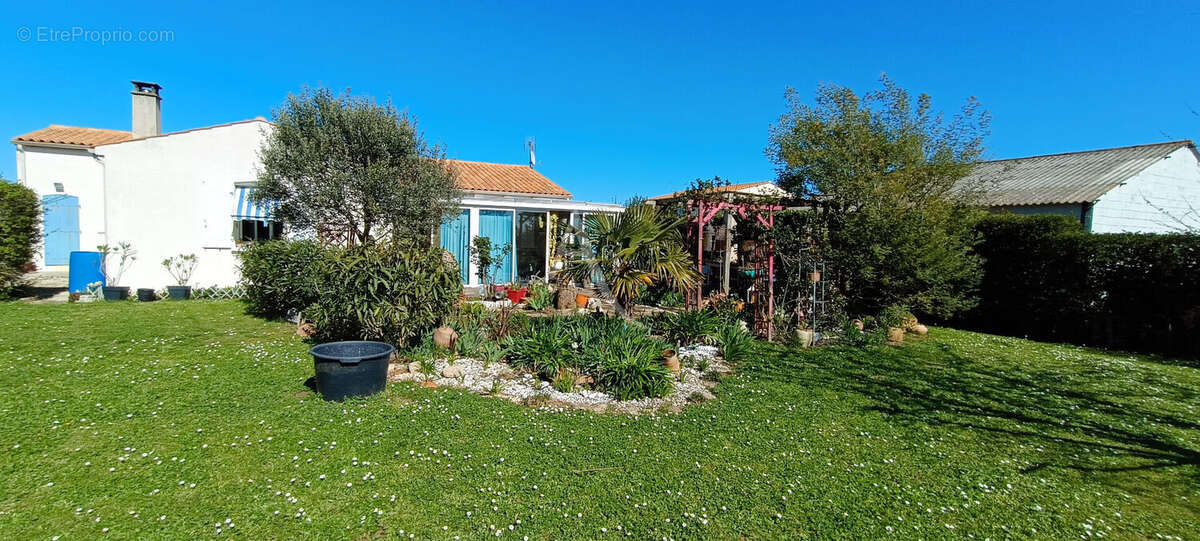 Maison à SAINT-NAZAIRE-SUR-CHARENTE