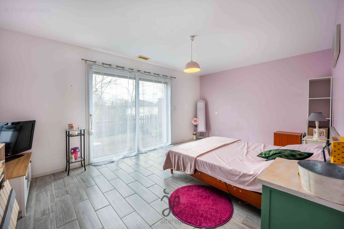 Maison à CABANAC-ET-VILLAGRAINS
