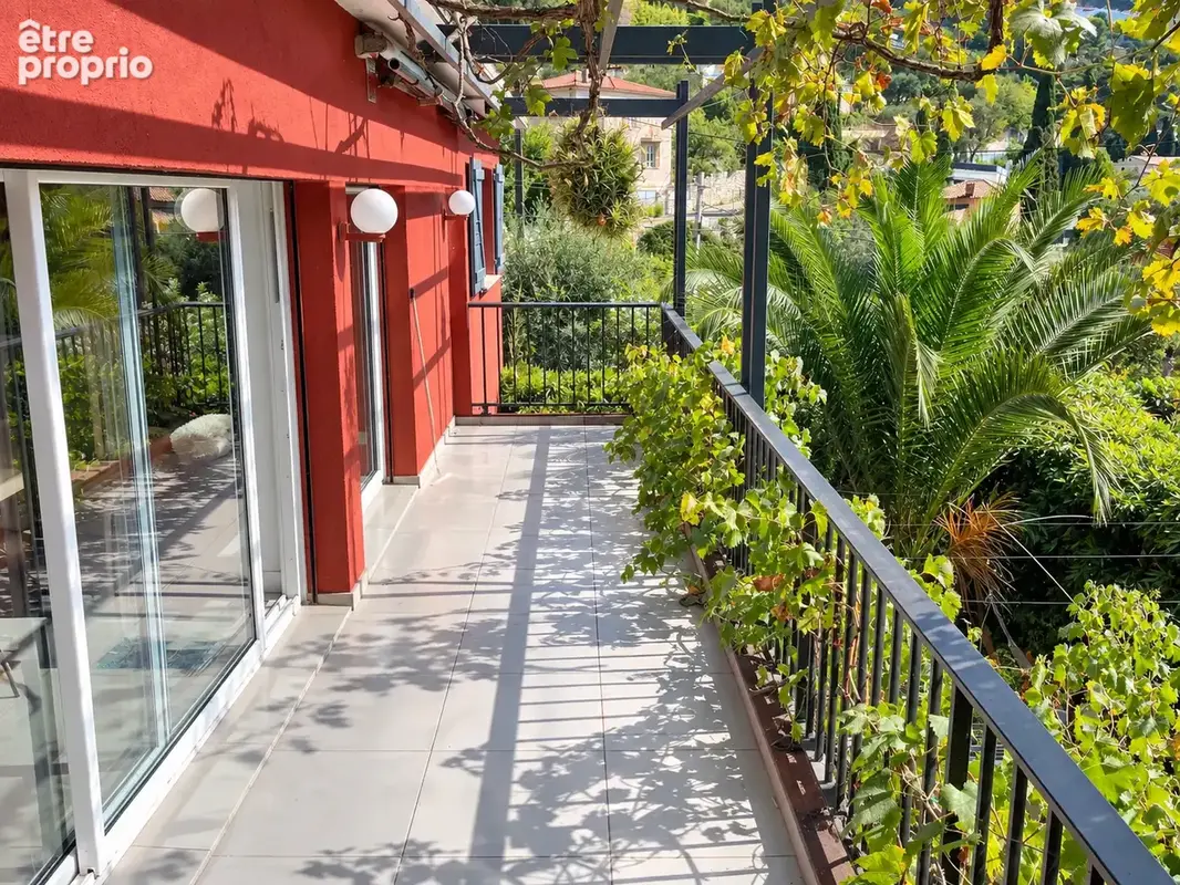 VILLEFRANCHE-SUR-MER - VIAGER OCCUPE - Villa d'exception 350m2 Terrain 1500 m2 - entre Nice et Monaco - photo 4