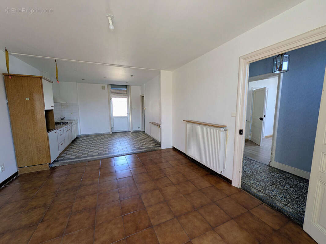 Appartement à LE COTEAU