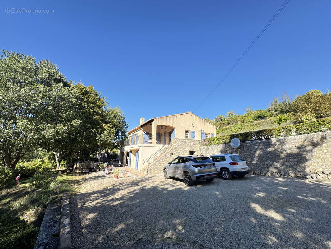Maison à ARTIGNOSC-SUR-VERDON