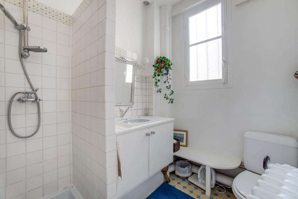 Appartement à PARIS-14E
