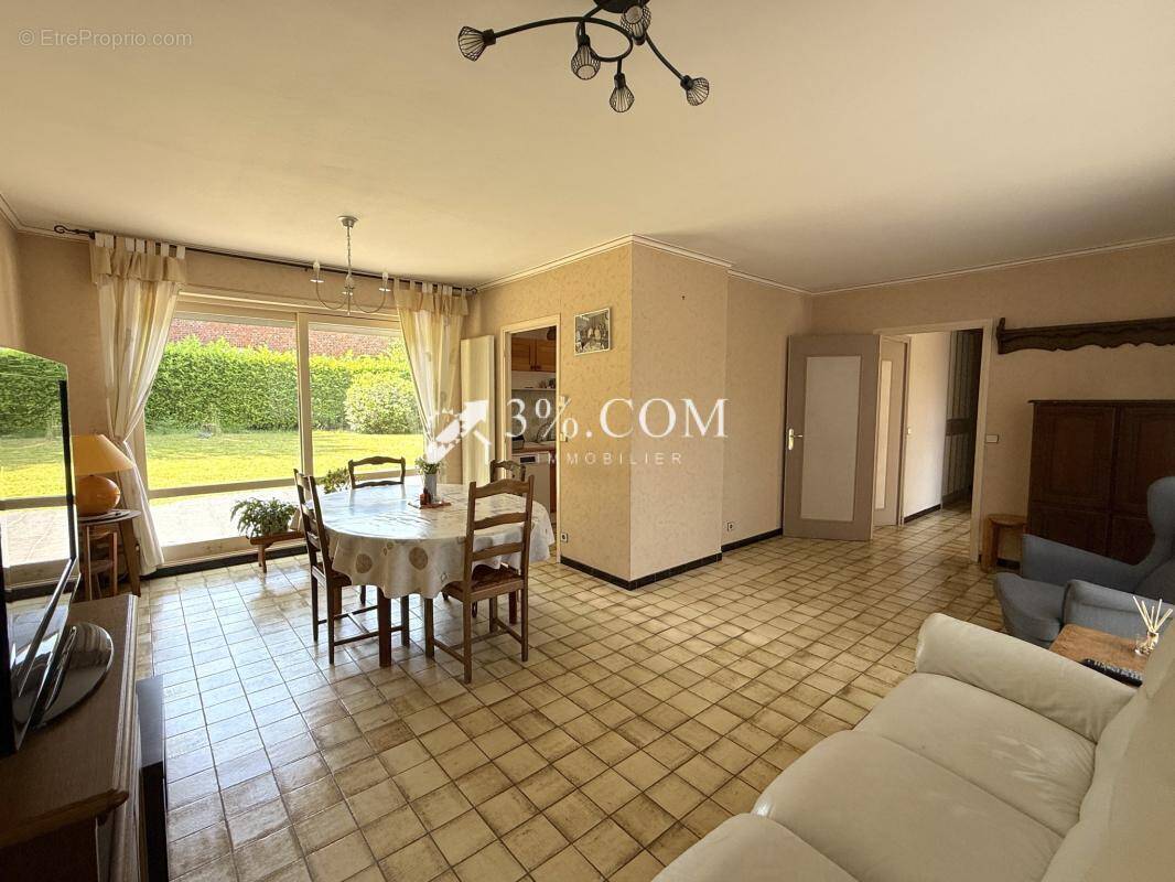 Maison à NEUVILLE-EN-FERRAIN