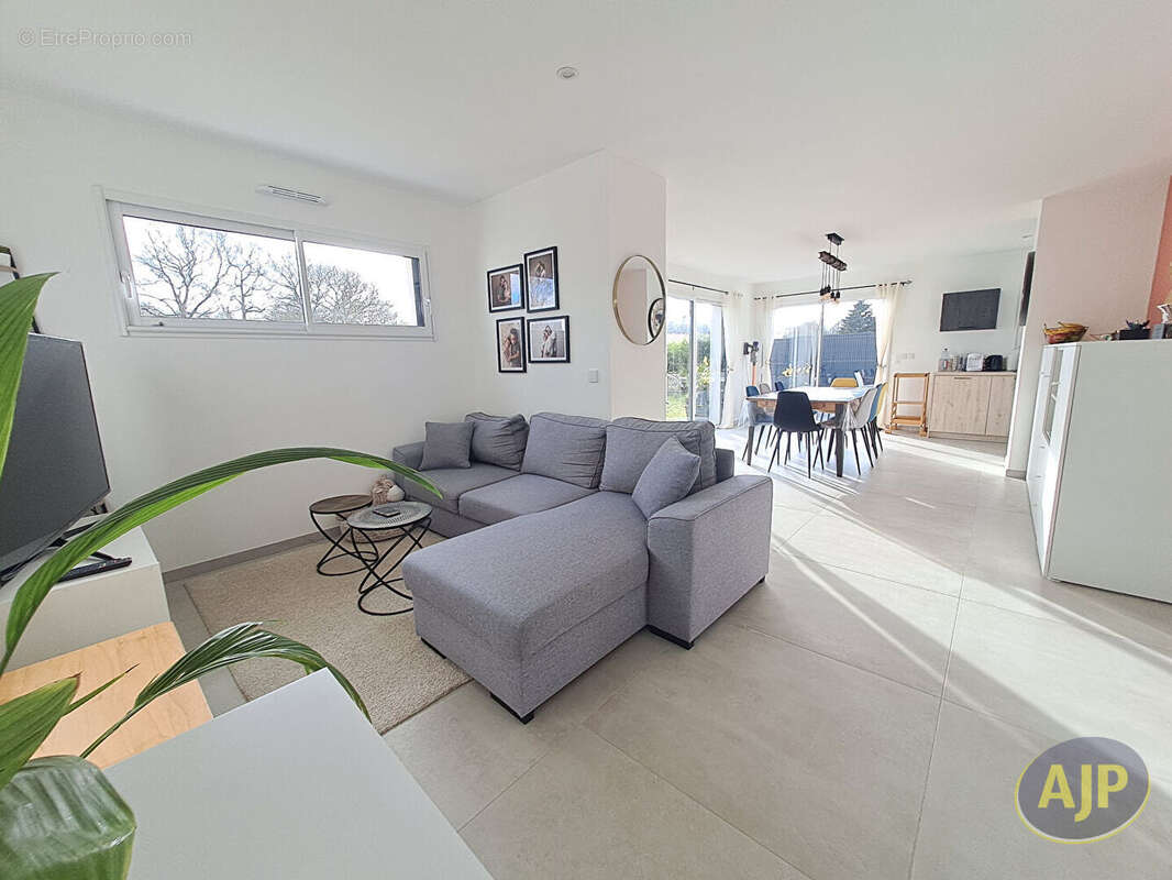 CHALLANS - Maison 3 chambres - photo 2