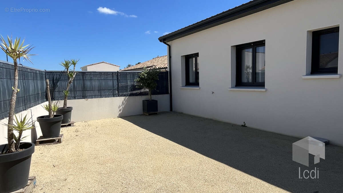 Maison à MONTELIMAR