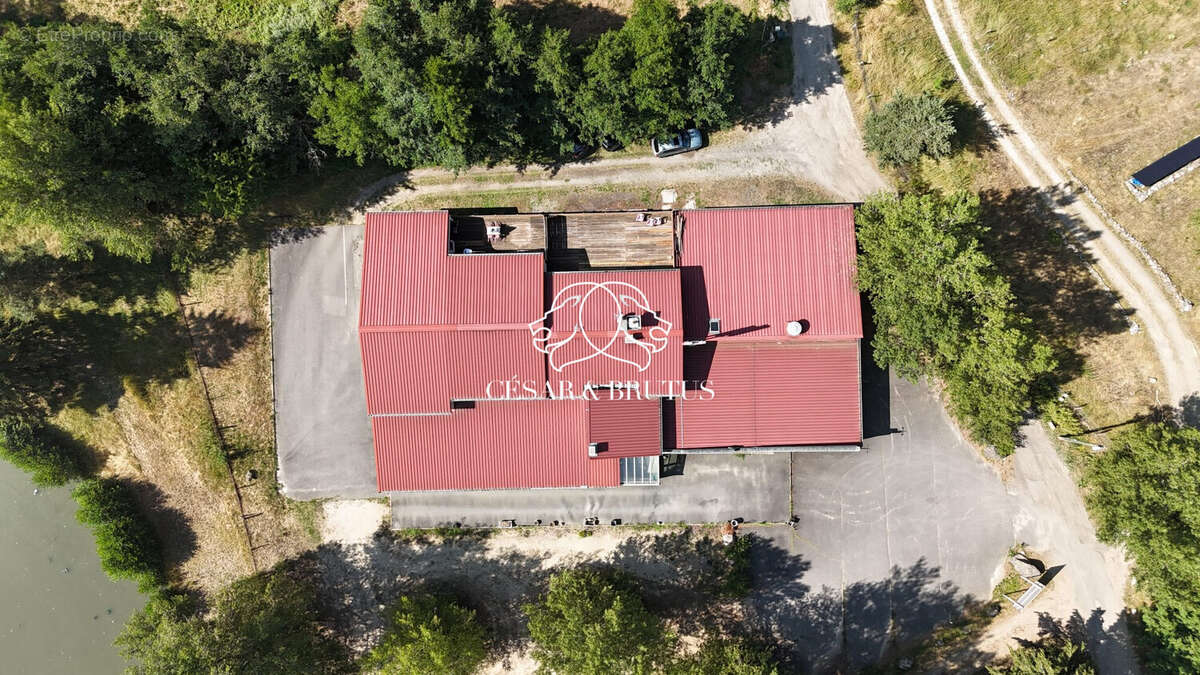 Maison 1023 m² à Le Monastier-Sur-Gazeille  - photo 2