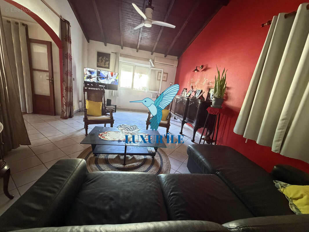 Maison à LES ABYMES