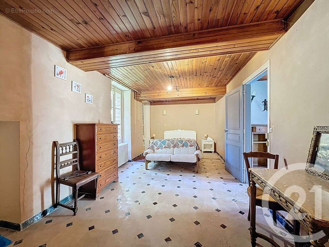 Maison à EGRISELLES-LE-BOCAGE